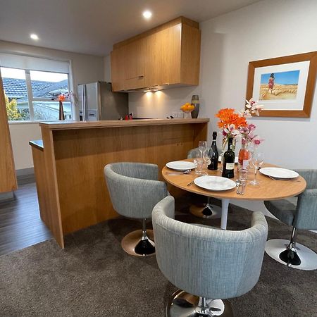 Plymouth Central City 2 Bedroom Apartments ニュープリマス エクステリア 写真