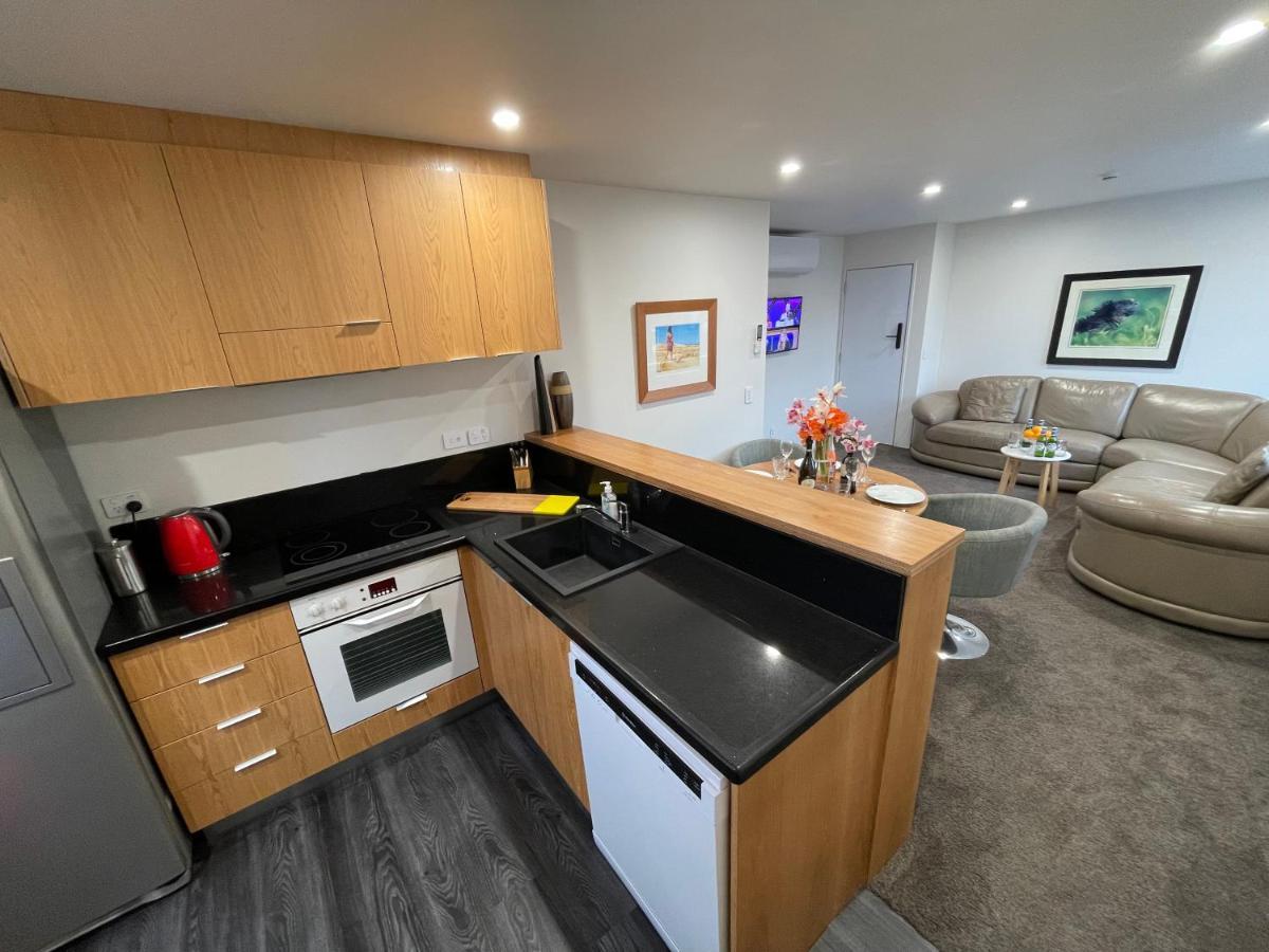 Plymouth Central City 2 Bedroom Apartments ニュープリマス エクステリア 写真