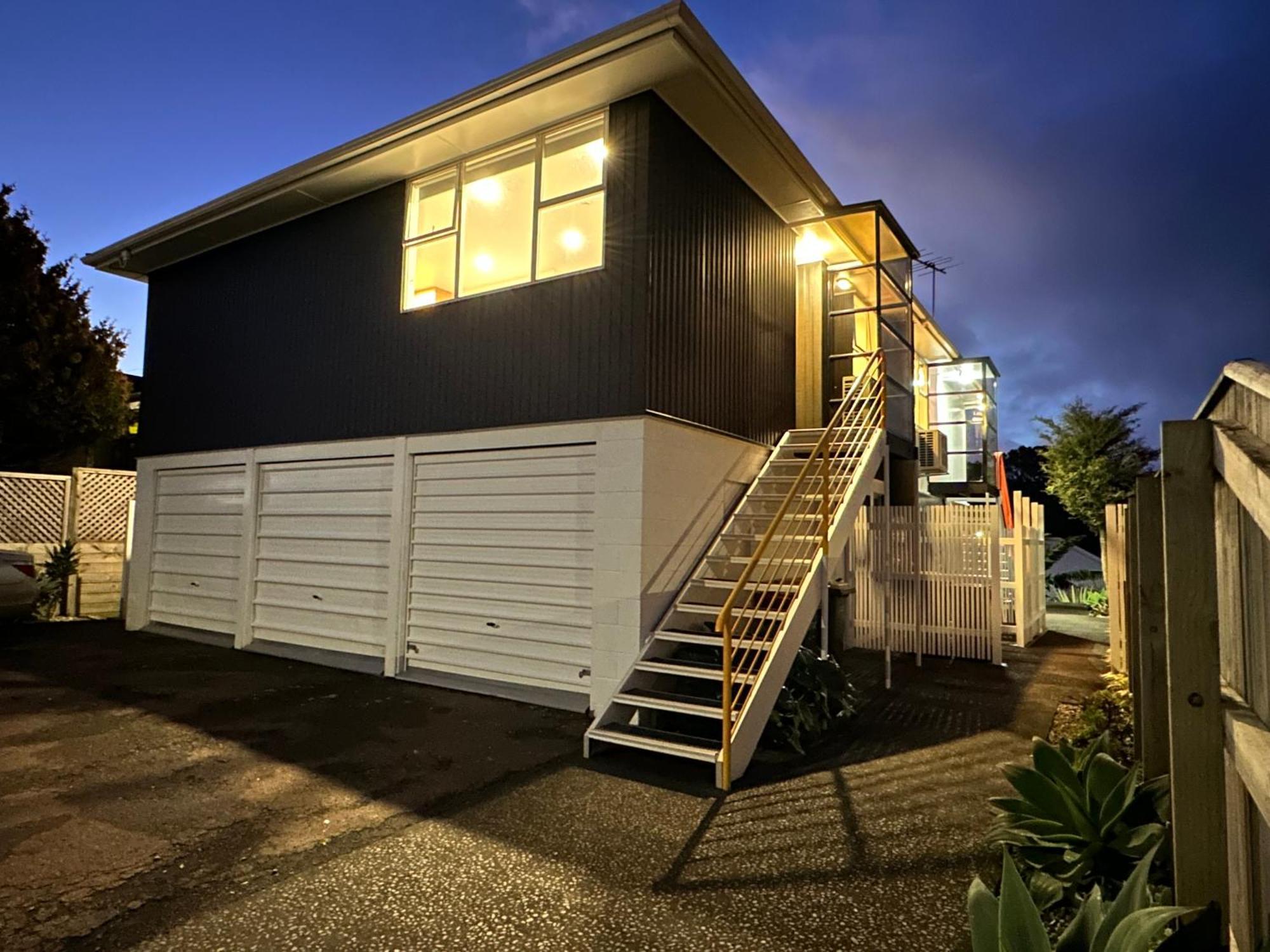 Plymouth Central City 2 Bedroom Apartments ニュープリマス エクステリア 写真