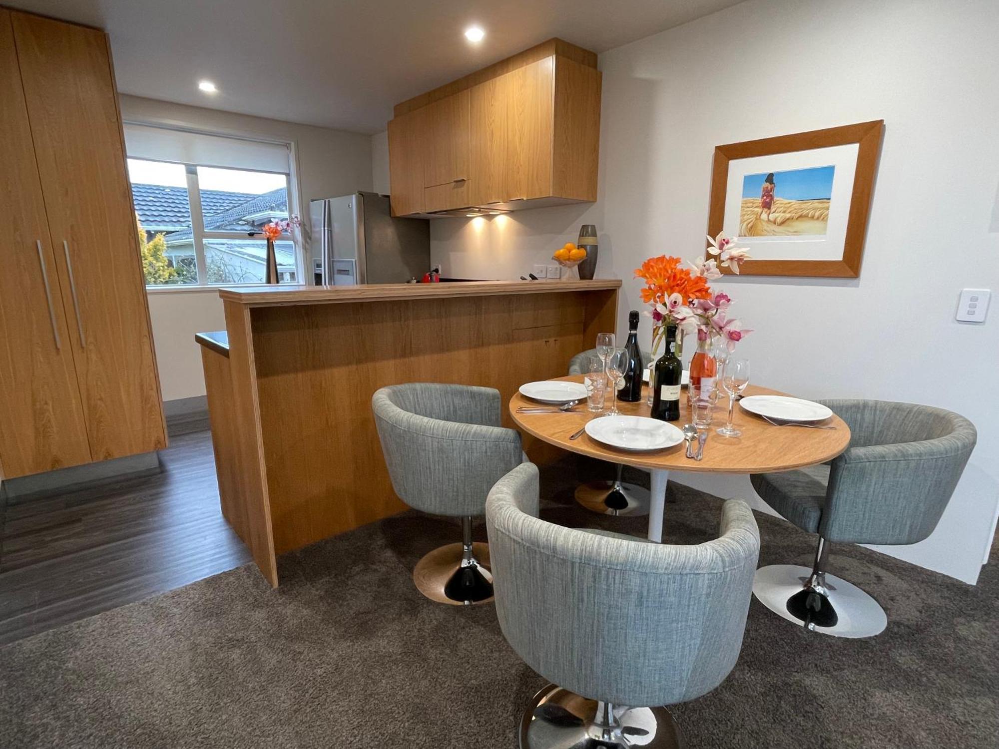Plymouth Central City 2 Bedroom Apartments ニュープリマス エクステリア 写真