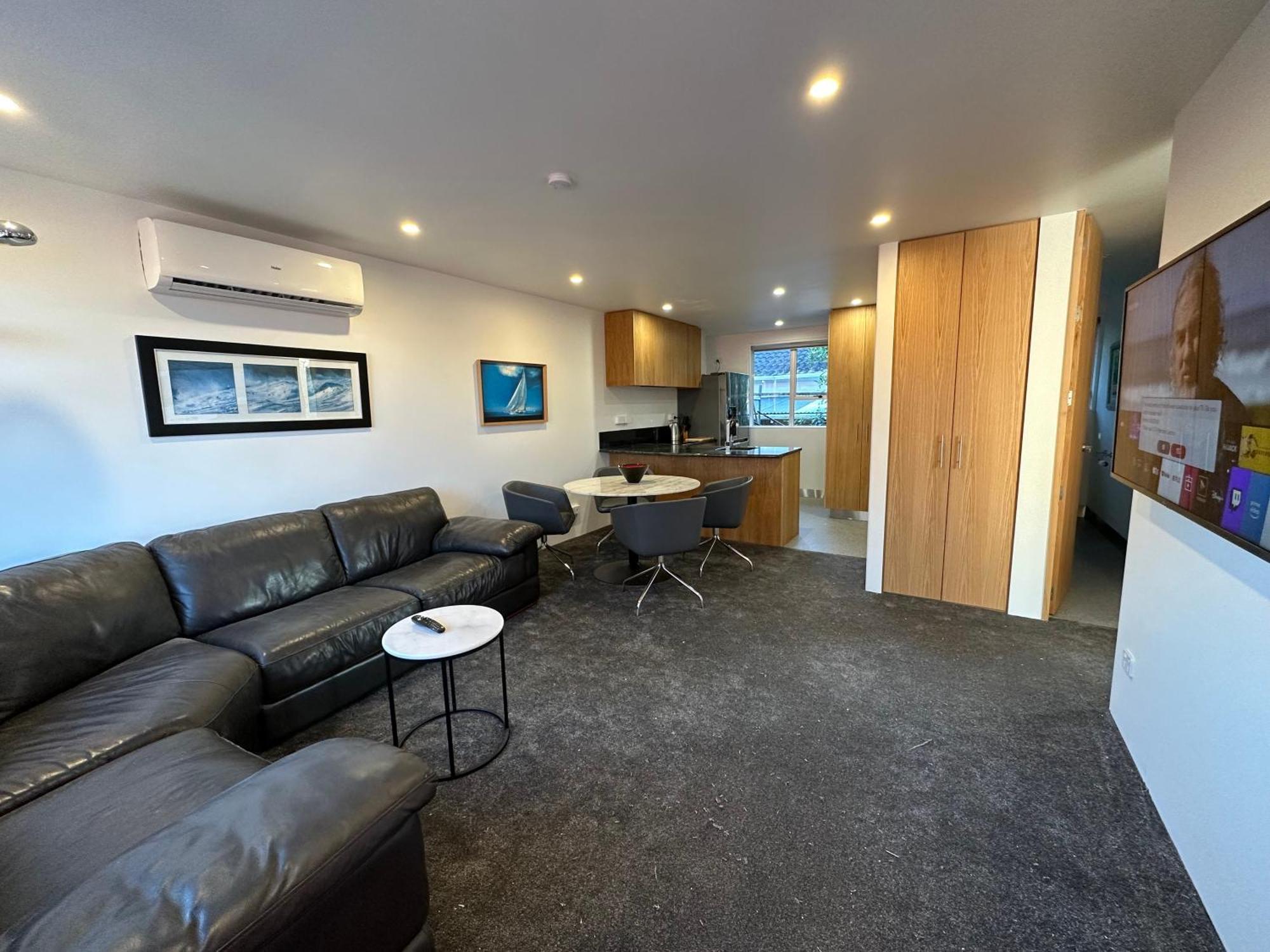 Plymouth Central City 2 Bedroom Apartments ニュープリマス エクステリア 写真