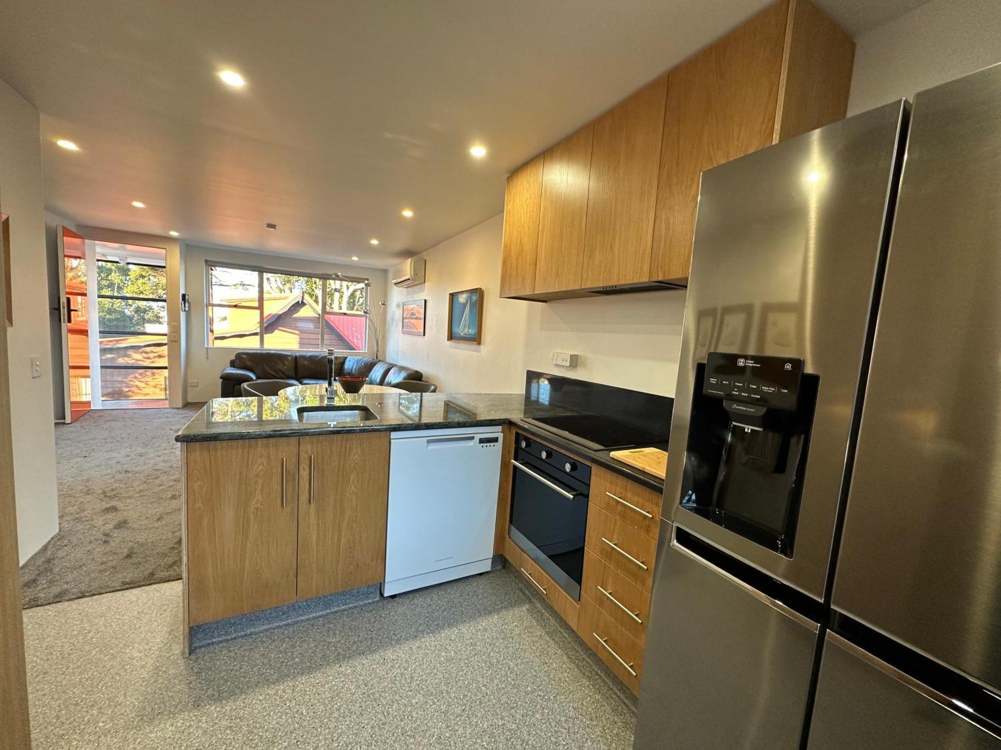 Plymouth Central City 2 Bedroom Apartments ニュープリマス エクステリア 写真
